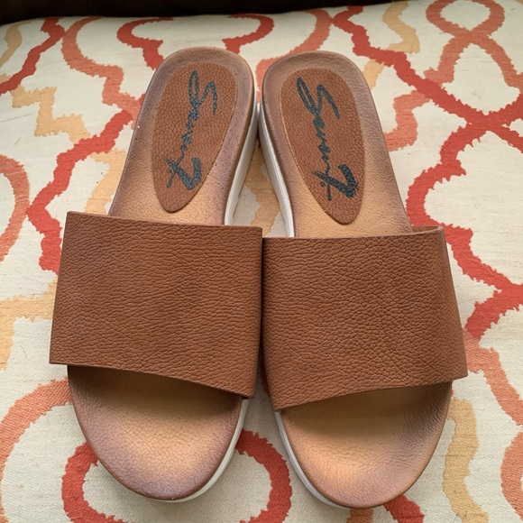 Seven 7 For All Mankind Vegan Leather Pearl Slides Sandals SZ US 7 EU 38 - Picture 3 of 14